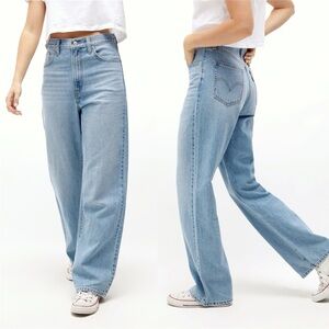 Levi’s Women’s High Waisted Straight Wide Leg Jeans A Pinch Light Blue, Size 30